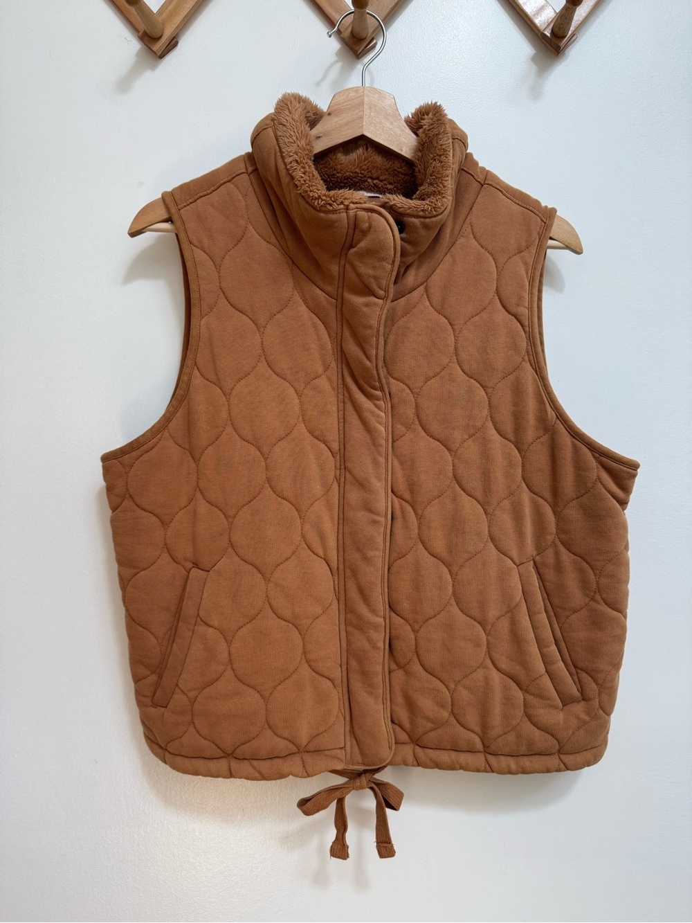 Calia Quilted Lion Vest Women Large Funnel Neck Fall Winter Layer Preppy Sporty